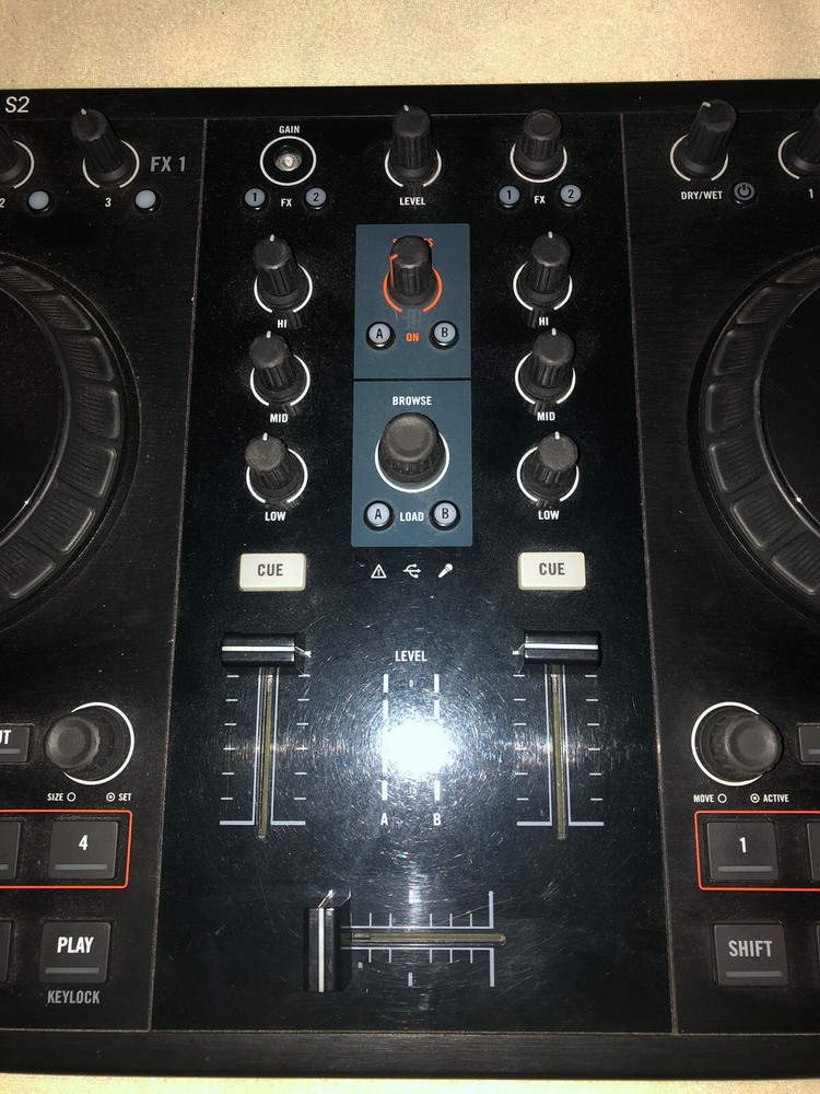 Native Instruments Traktor Kontrol S2 DJ Controller MK1