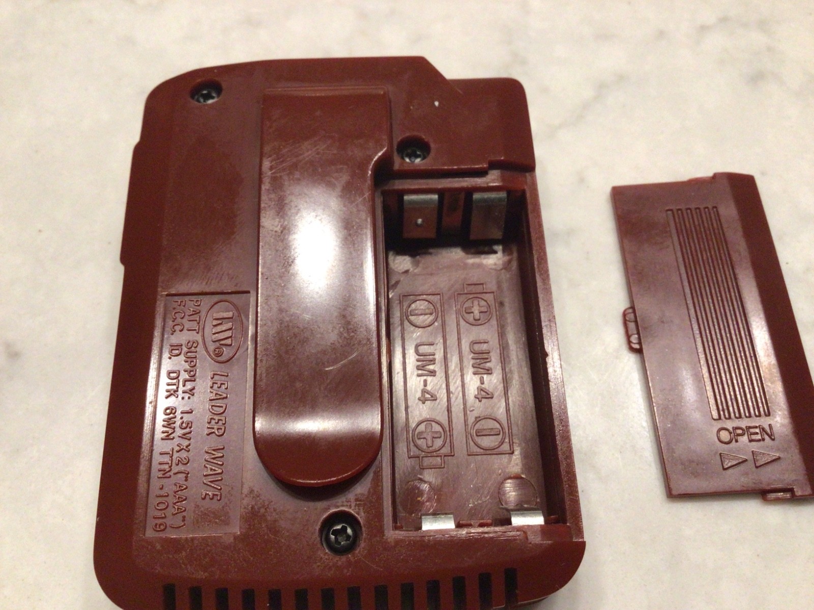 Benson & Hedges Deluxe FM Transistor Radio NOS in Original Box