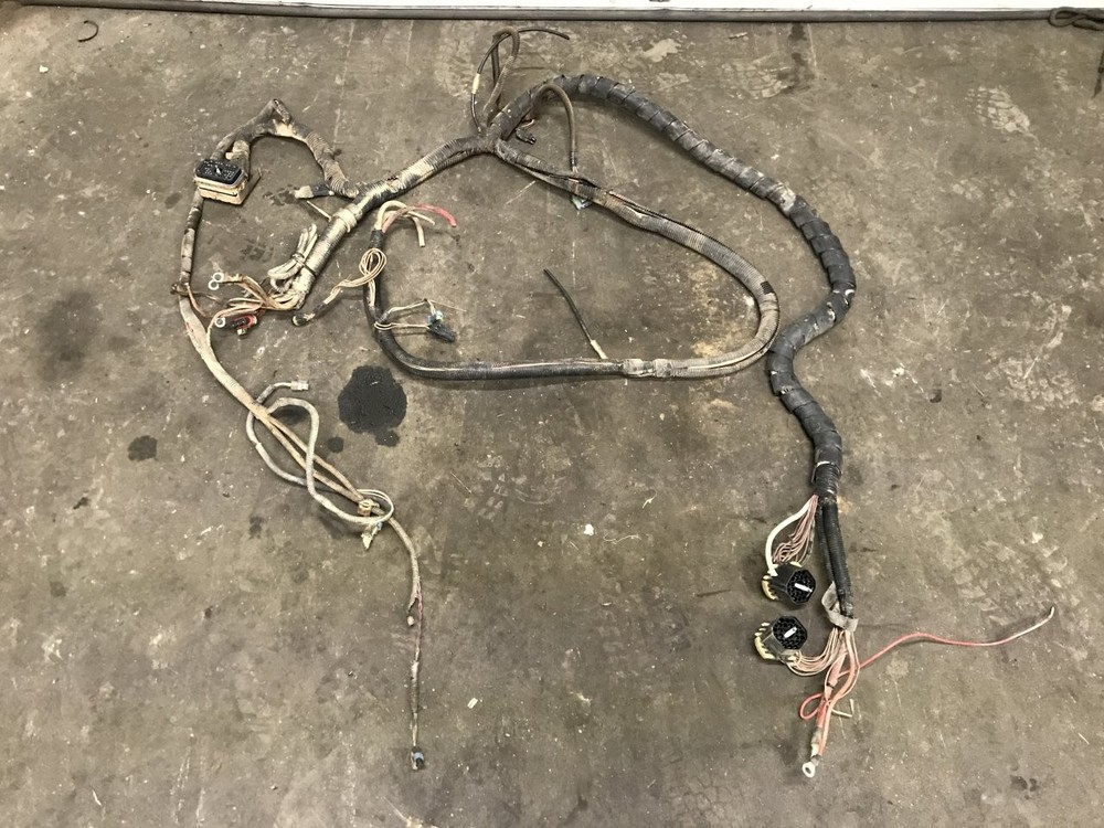 International 9400 Wiring Harness, Cab - Used