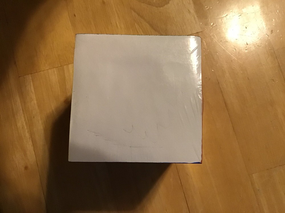 M&M World Note Cube Featuring Blue, Yellow, Green & Red M&M’s