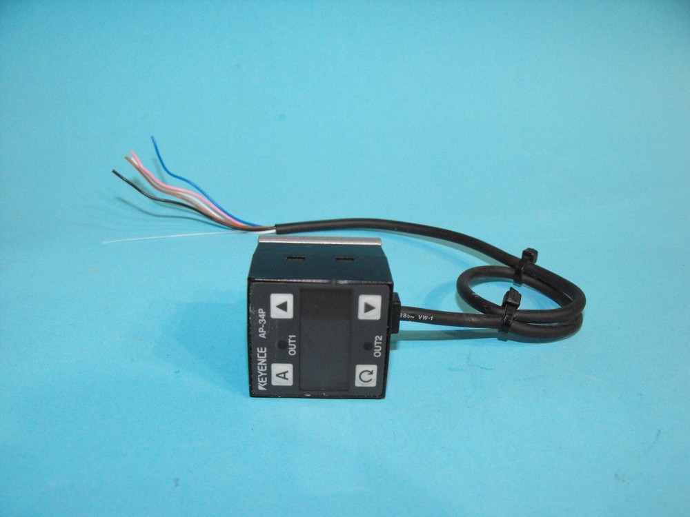Keyence AP-34P.Pressure Sensor.12-24VDC.USED