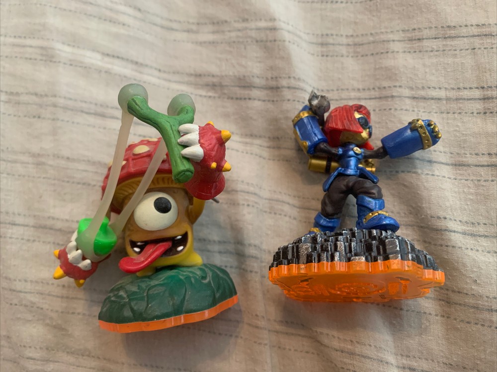 Shroomboom & Sprocket Chewed Weapon Giants Figures Orange Base