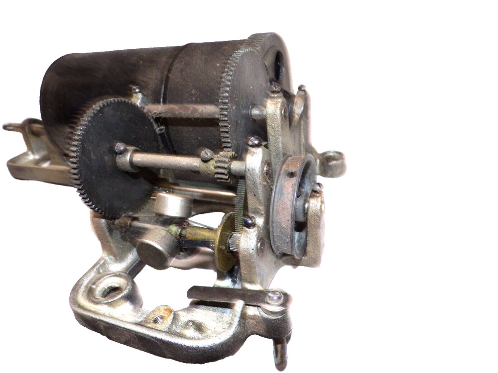 EDISON TRIUMPH CYLINDER PHONOGRAPH MOTOR , THREADED STYLE CRANK