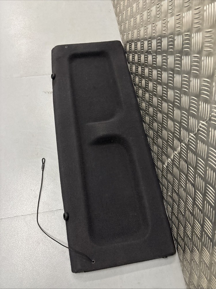 2003-2009 HYUNDAI GETZ PARCEL SHELF / LOAD COVER MISSING ONE STRAP RefB