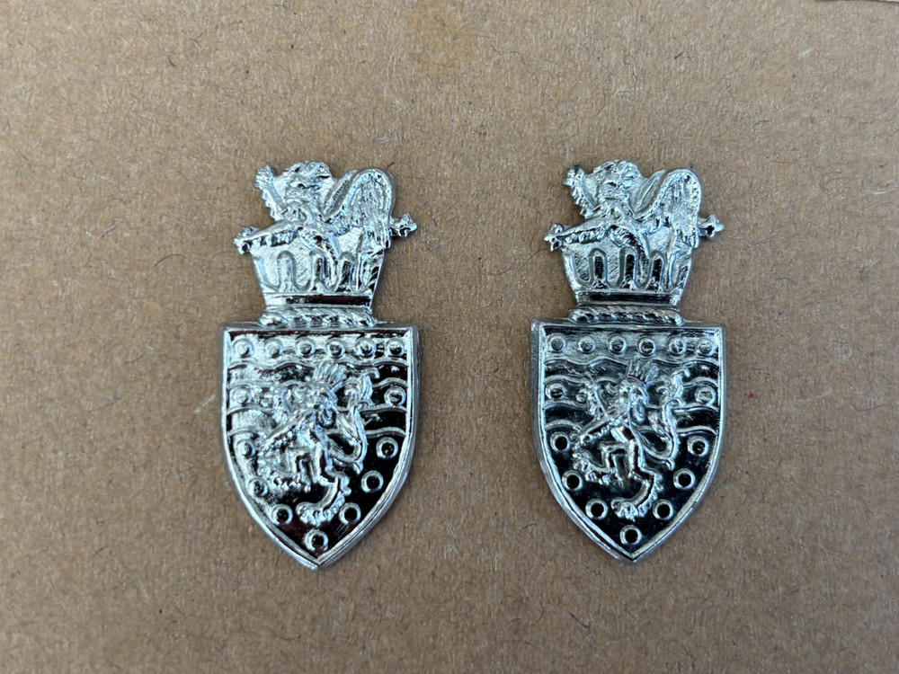 OBSOLETE DEVON & CORNWALL POLICE COLLAR BADGES