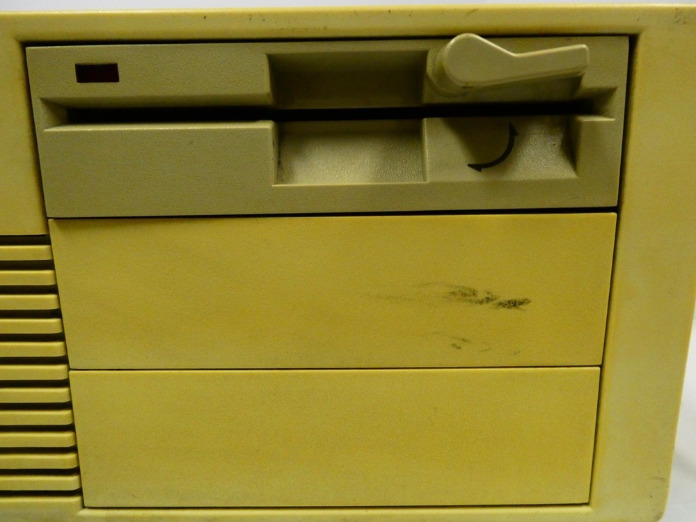 Vtg IBM PC Compatible XT/AT Clone Desktop 5.25 Floppy Turbo Untested! Powers On!