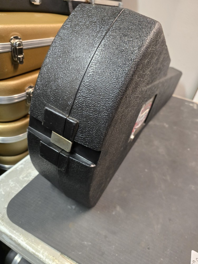 Gibson protector hard shell Black lining SG great cond 3 Latch #2