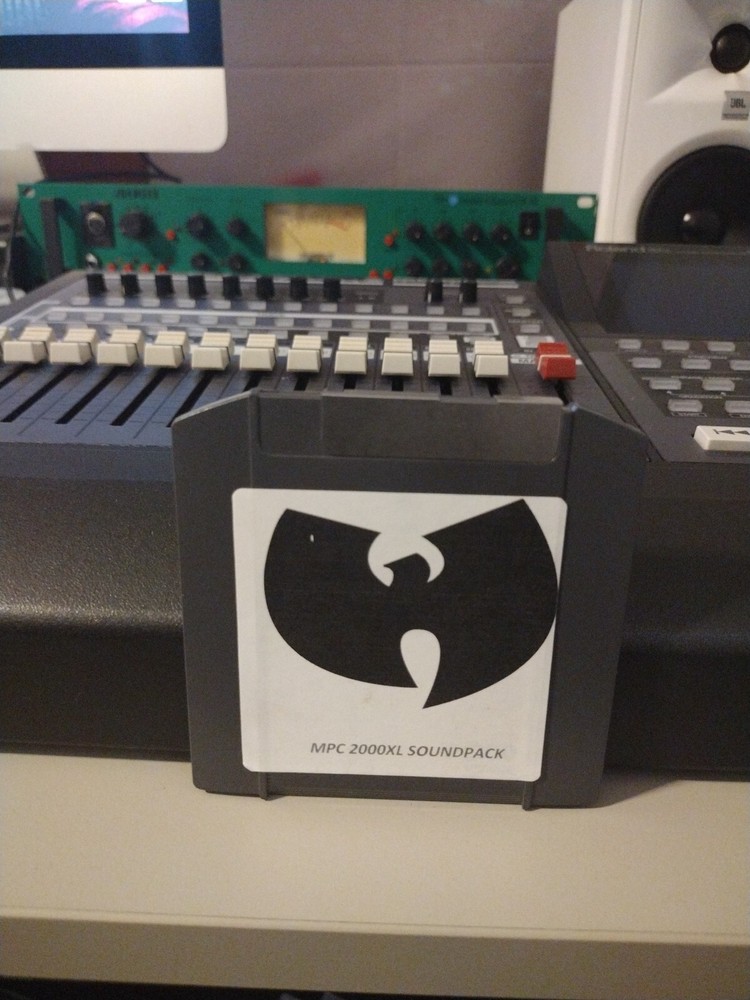 AKAI MPC 2000XL "WU" Soundpack Zip Disk