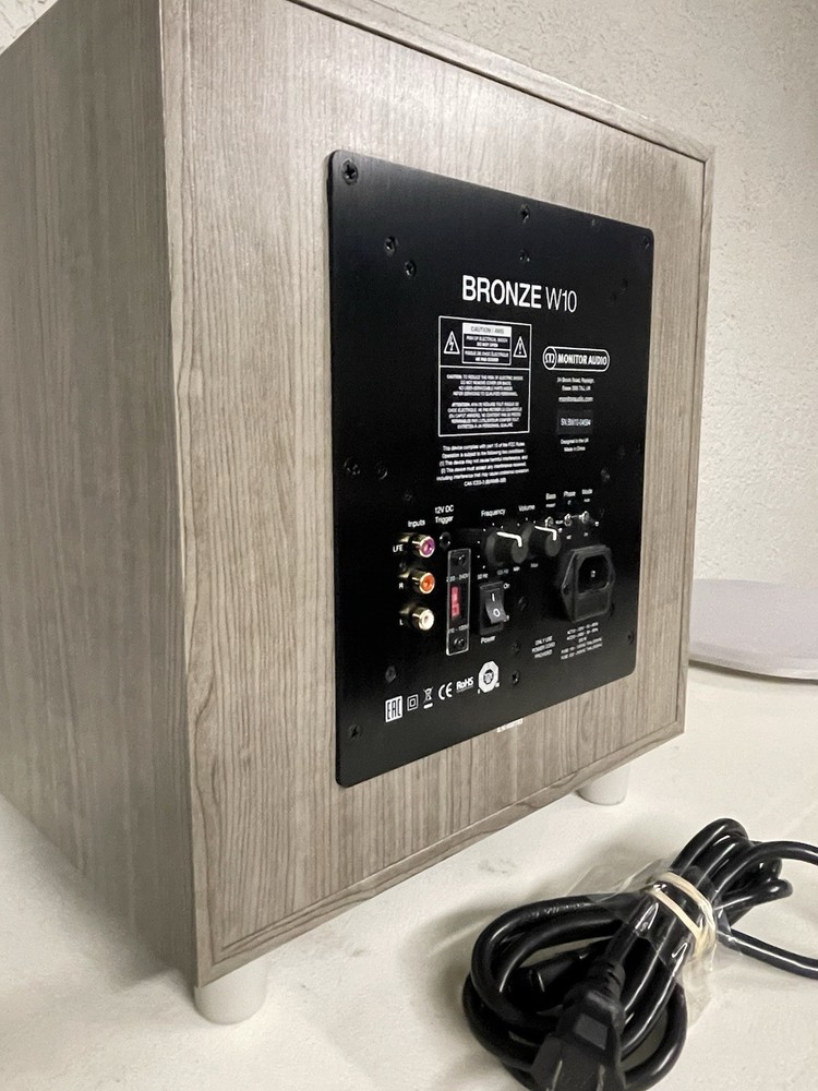 Monitor Audio Bronze W10 Subwoofer. Nice