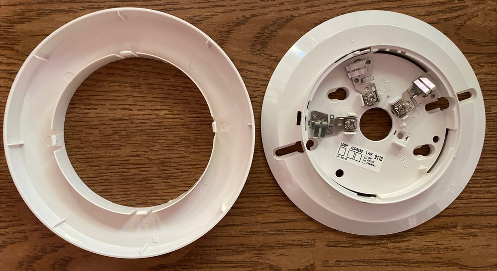 JOHNSON CONTROLS B210LPJBP DETECTOR BASE FIRE ALARM