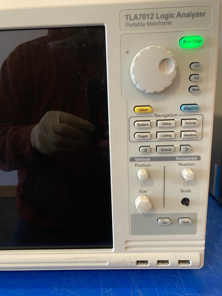 14862 Tektronix TLA 7012 logic analyzer portable mainfram