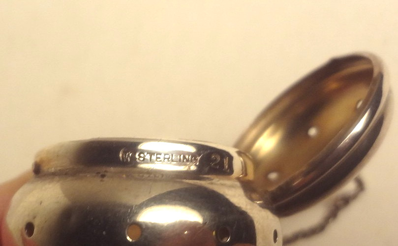 📌c1898 WATROUS MFG. CO. sterling silver #21 ACORN SHAPE TEA BALL -TOP CONDITION