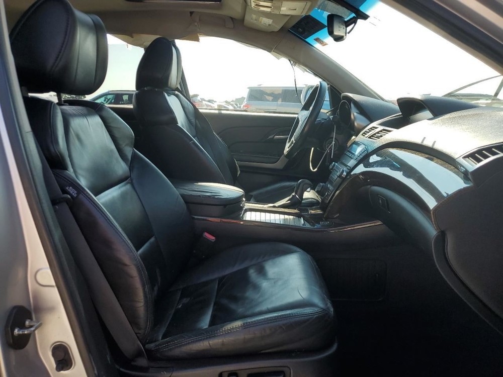 MDX 2013 Glove Box 4749511