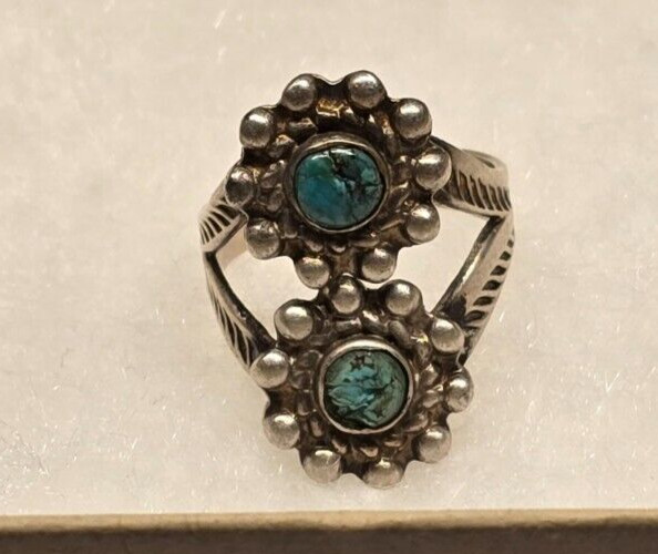 Blue Stone Daisy design ring size 4.75