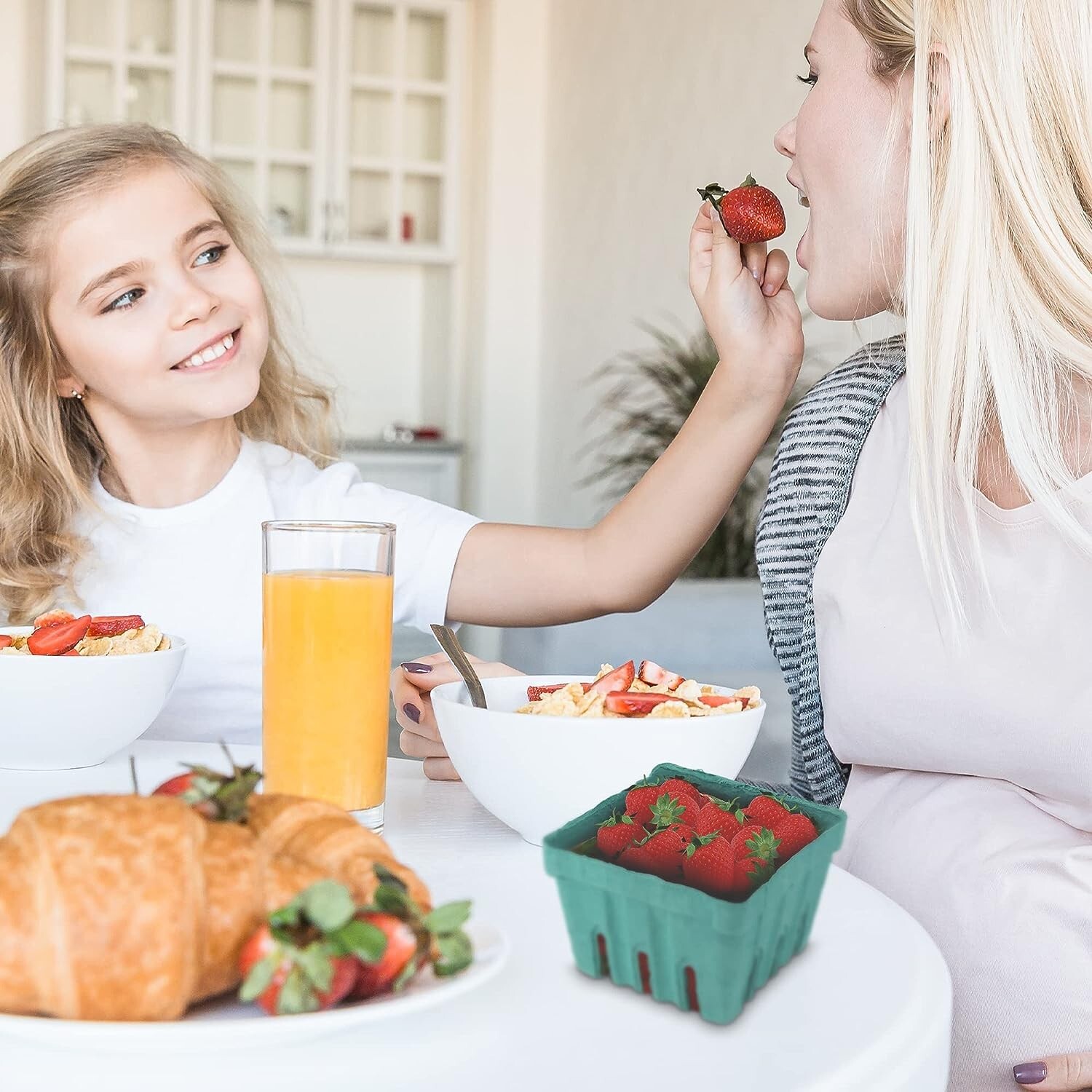 MT Products 1 Pint Green Pulp Vented Berry Produce Baskets - Pack of 15