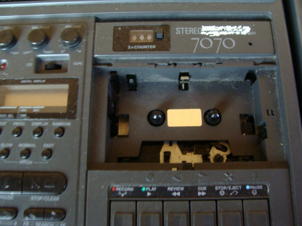 EIKI Tape Recorder/CD Player Model: 7070A