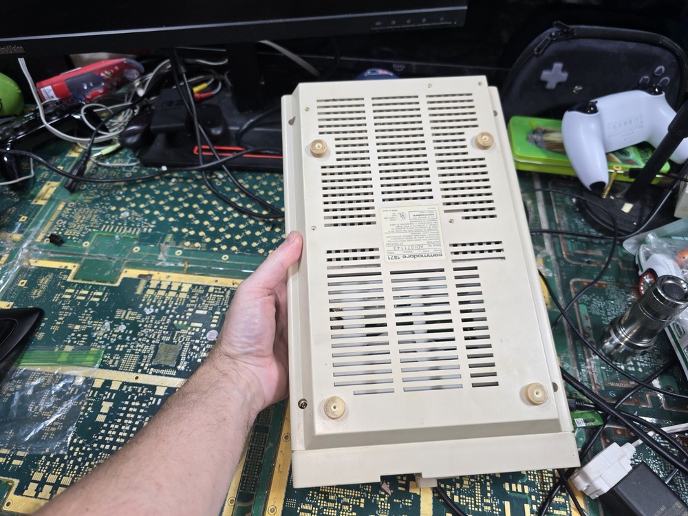 Commodore 1571 Exact DEFECTIVE DONOR Floppy Disk Drive-Issues-Intact-PARTS-READ