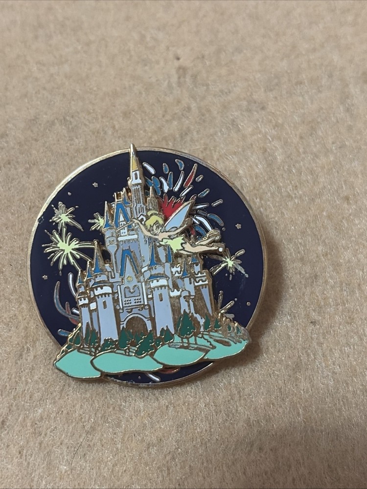 Disney 2006 Tinker Bell Castle Spinner Pin