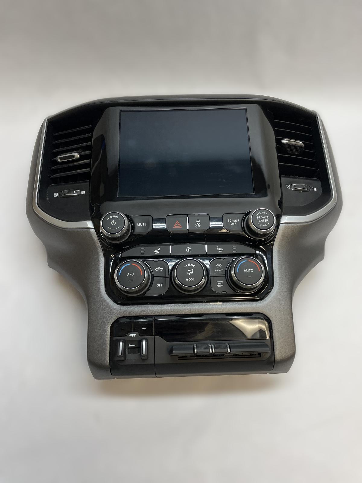 2022 DODGE RAM 2500 RADIO DISPLAY 8.4" SCREEN DASH BEZEL HEAT/AC CONTROLS OEM
