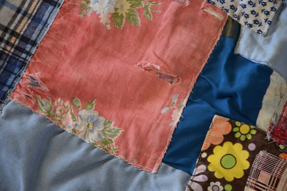 Vintage Patchwork Scrap Quilt Blanket Throw Farmhouse Boho Chic Lap Couch Decor