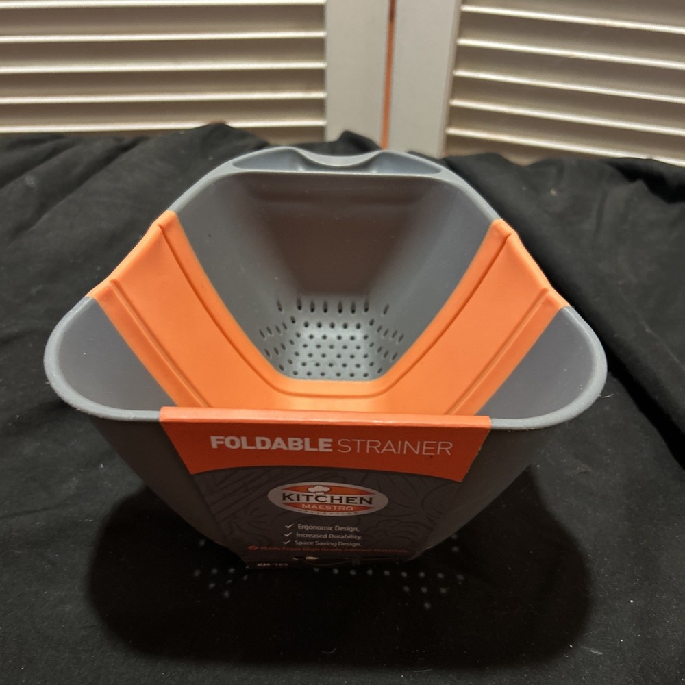 Kitchen Maestro Collapsible Hands-free Silicone Colander/Strainer