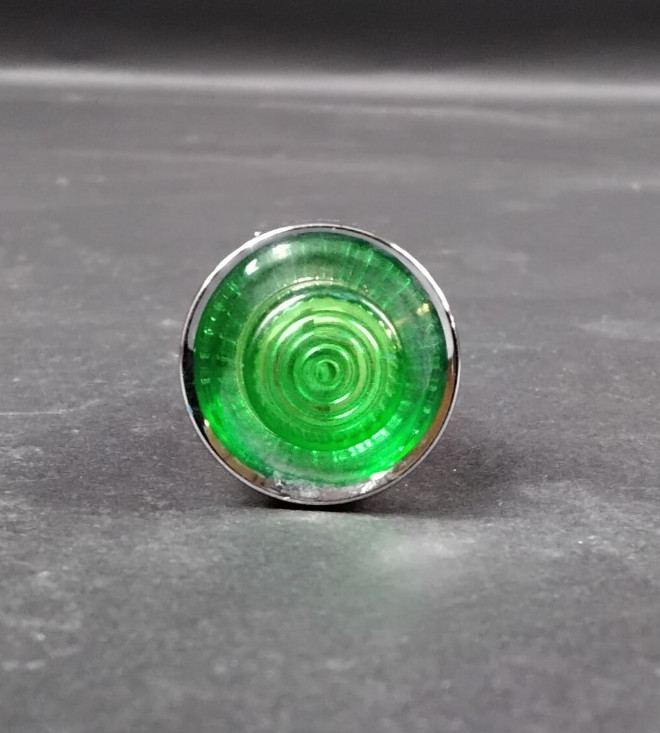 ROUND INDICATOR LIGHT , GREEN ($4 OBO)