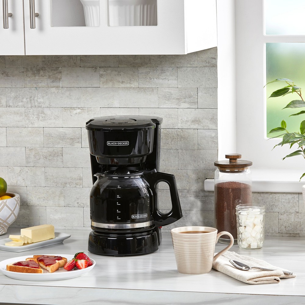 BLACK+DECKER 12-Cup Drip Coffee Maker with Easy On/Off Switch