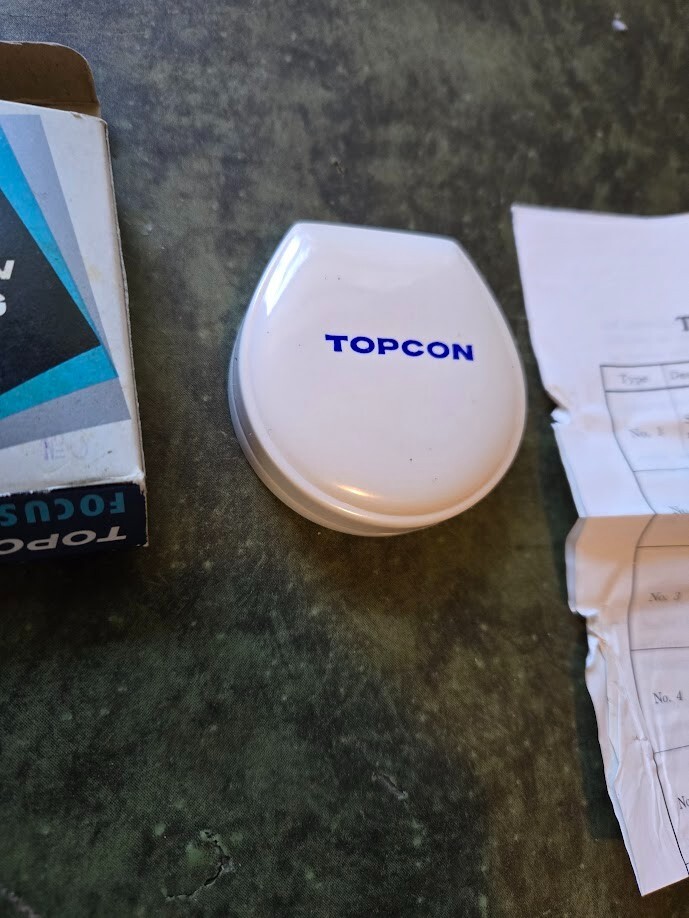 TOPCON FOCUSING SCREEN NO.6, CLEAR GLASS