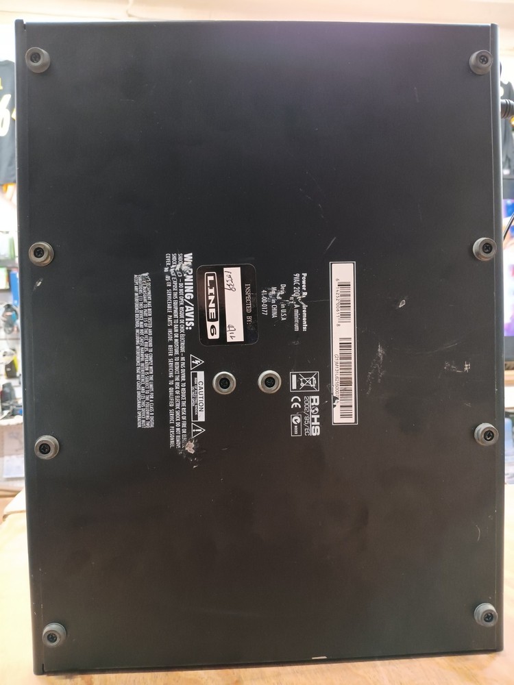 Line 6 M13 Stompbox Modeler Guitar Processor Pedal 75+ Effects