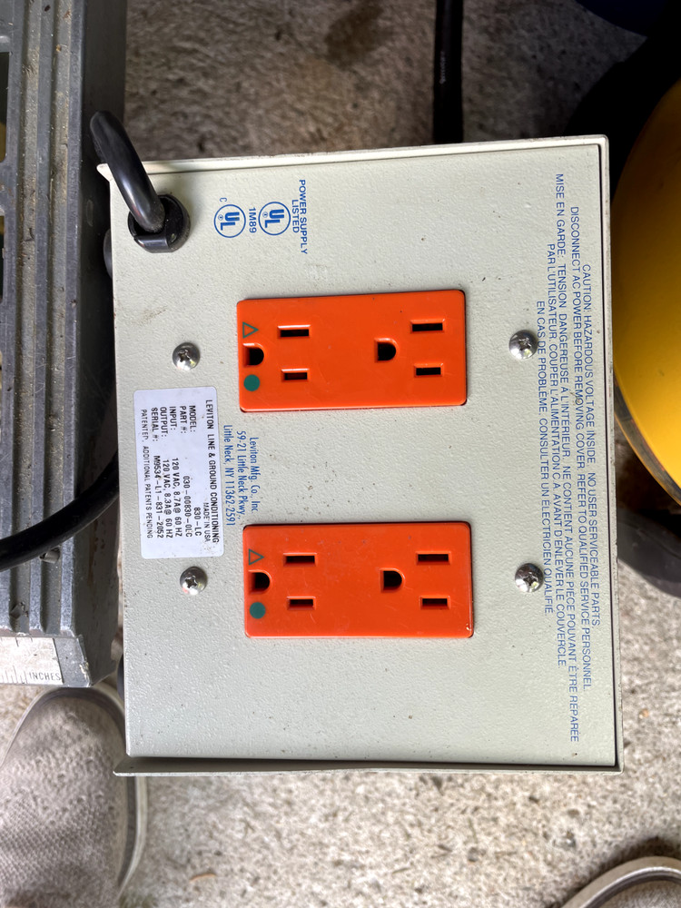 Leviton Line & Ground Conditioning Model 830-LC