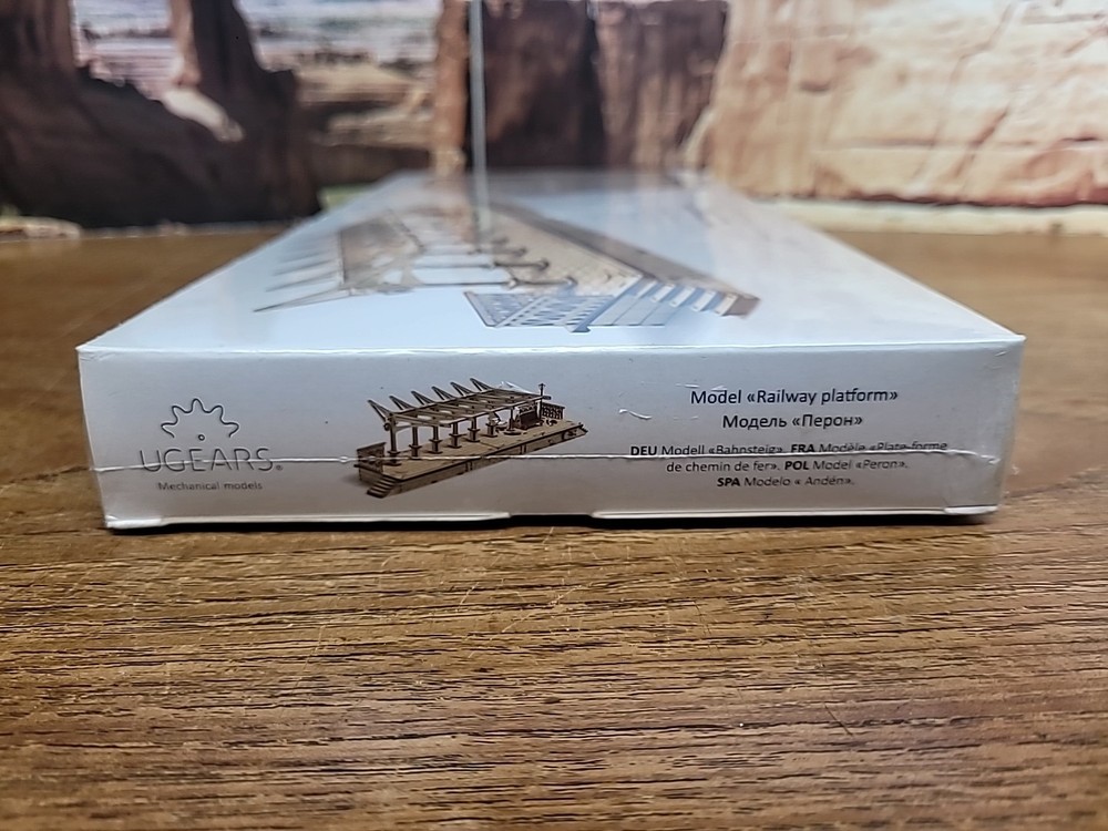 UGEARS Mechanical Models Railway Platform