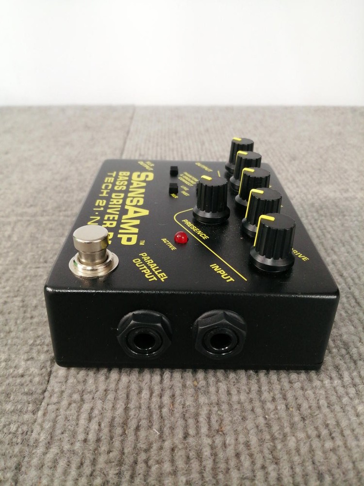 TECH21 SANS BASSDRIVER DI effector