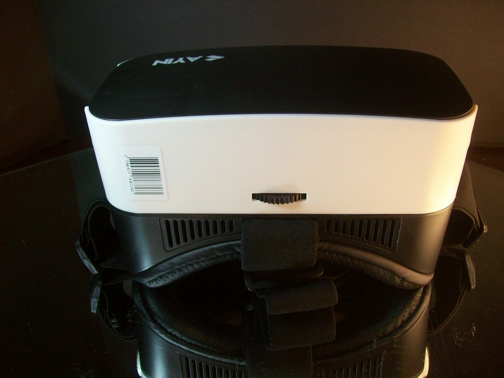 AYIN adjustable 360 VR, 3D Headset White New In Box