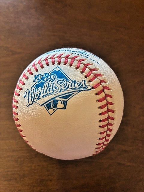 1989 Official Rawlings World Series Baseball A's/Giants (Earthquake Series)