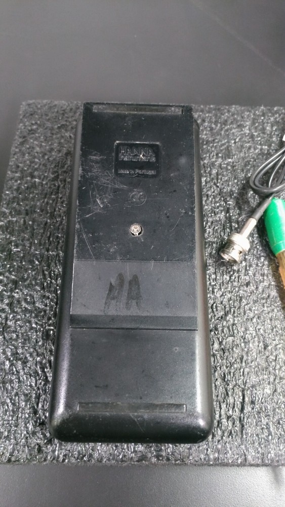 HANNA Instruments HI 9023 Microcomputer pH Meter with Probes