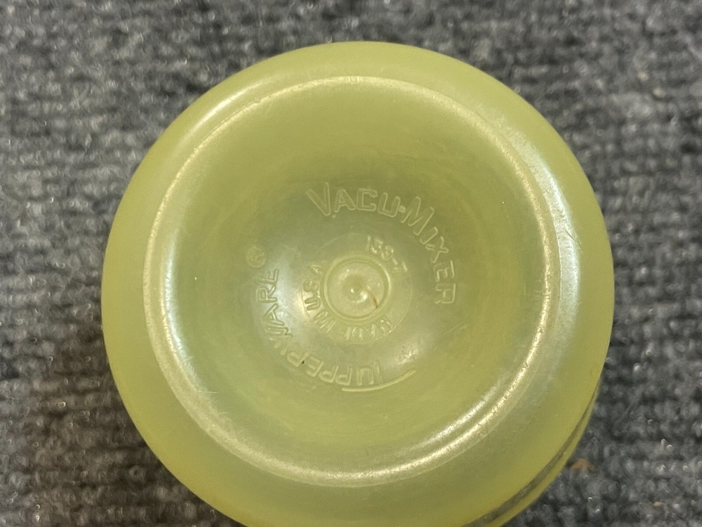 TUPPERWARE 150-6 Vacu Mixer Top and Bottom