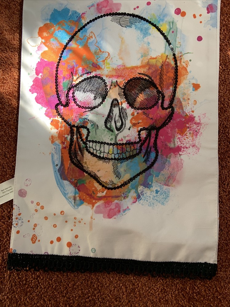 witches brew skull table cloth size 13 X 72