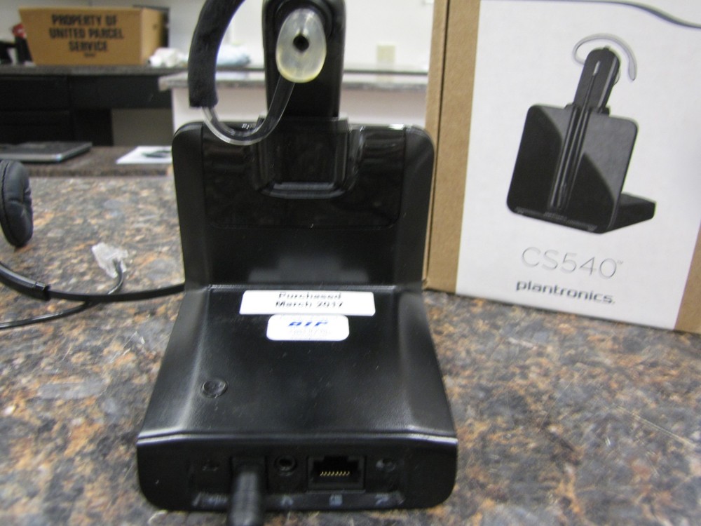 Plantronics CS540 Wireless Headset System - Black- Complete in Original Box NICE
