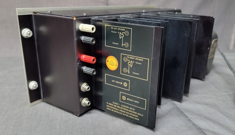 Phase Linear 400 Direct Coupled Solid State Power Amplifier