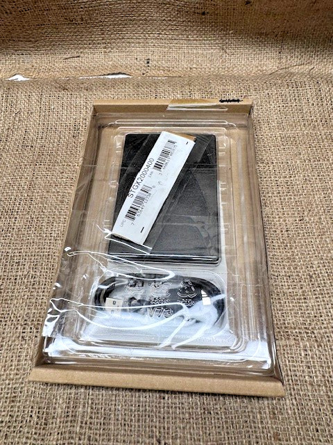 Seagate Portable HDD 2TB STGX2000400*Open box