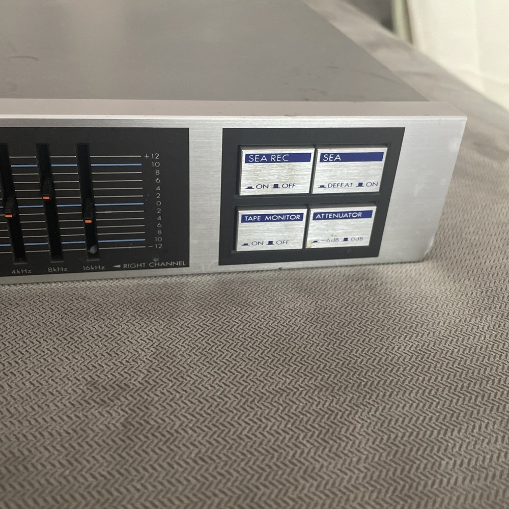 JVC SEA-33 Graphic Equalizer Lights Up Untested