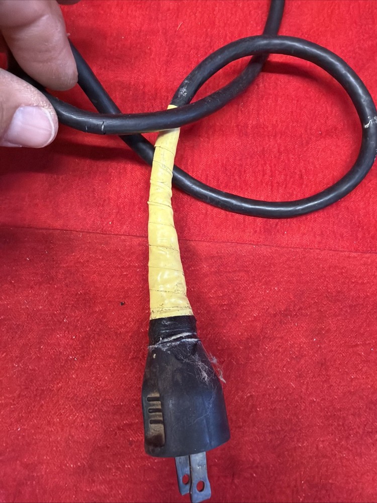 Dewalt D21008 3/8” VSR Drill (k29)