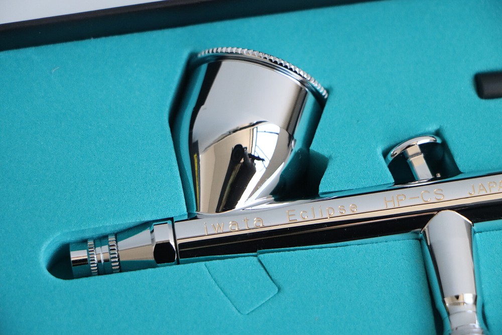 Iwata Eclipse HP-CS Gravity Feed Dual Action Airbrush, Model ECL4500