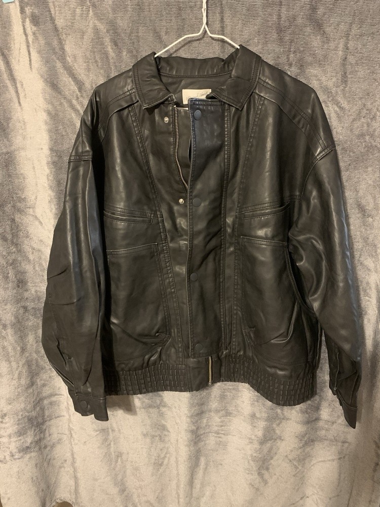Universal Thread Black Bomber Jacket XL Lined Zipper Button Accents