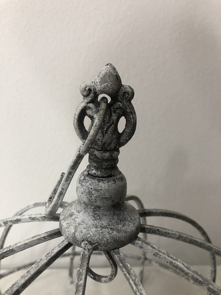 CIRCULAR IRON PENDANT DISPLAY