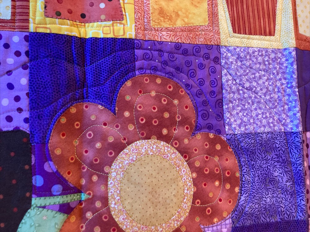 Handcrafted Handmade Machine Quilted Table Runner Wall Hanging Excellent!