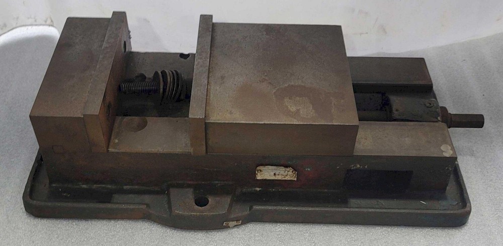 8" MACHINE VISE WITH 8" OPENING