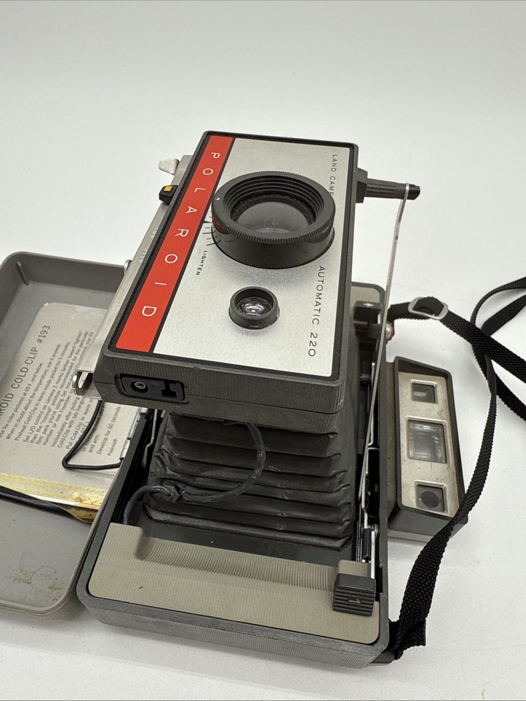 Polaroid 220 Land Camera With Case & Manual Untested