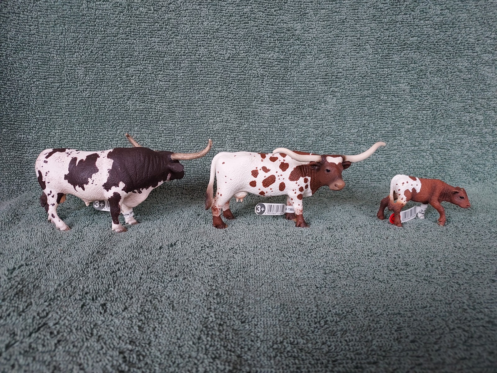 Rare Retired Schleich Longhorn Bull, Cow & Calf w/tags 13721, 13684, 13685