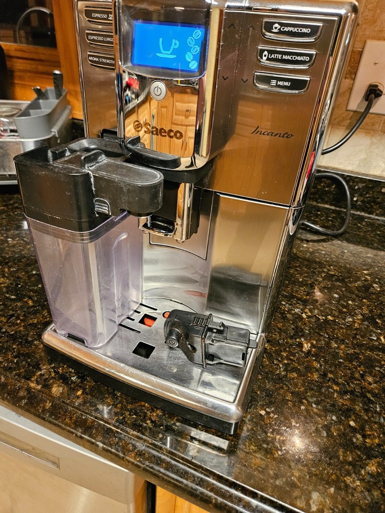 Saeco Incanto HD8917 Super Automatic Espresso Machine